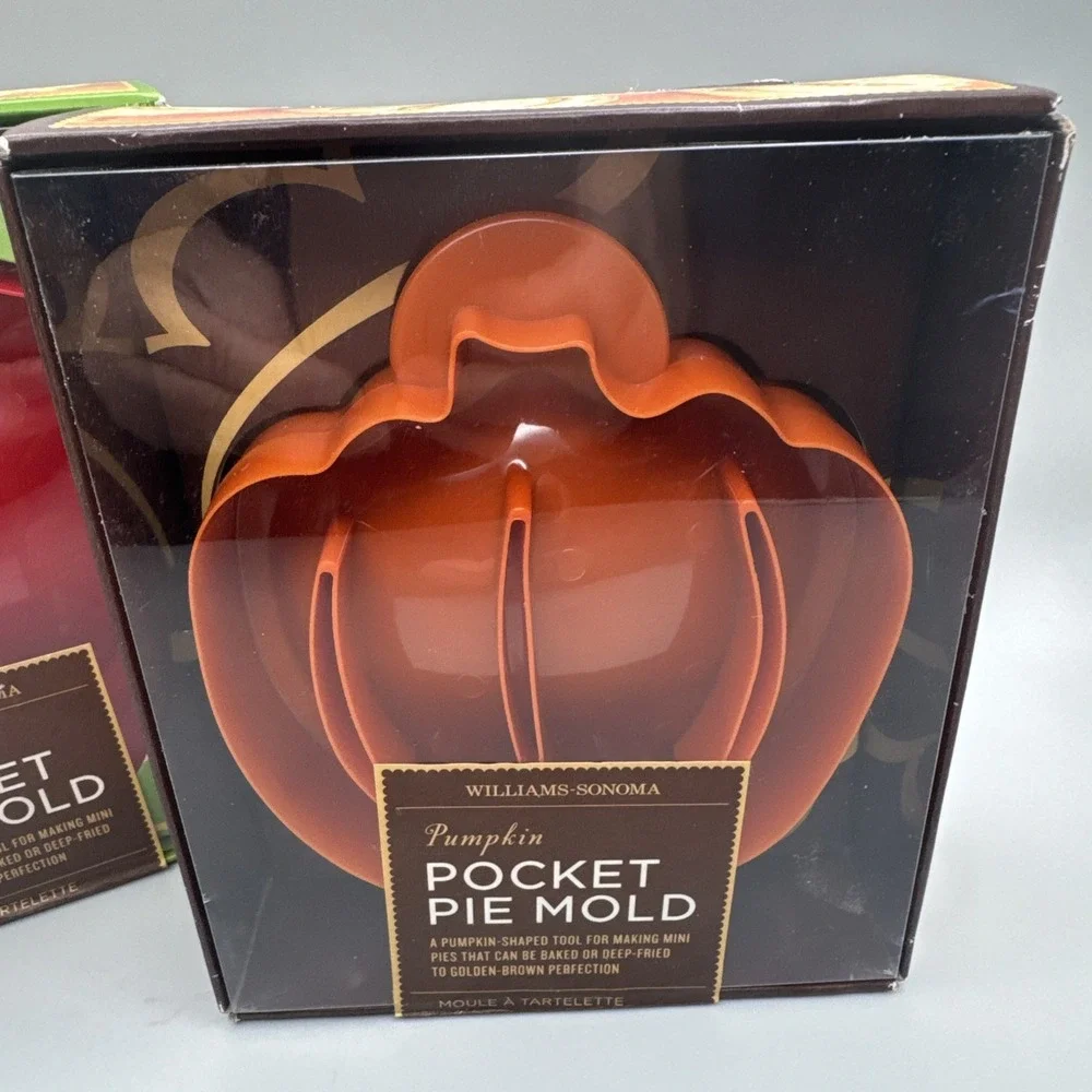 Williams Sonoma‎ Pocket Pie Mold Pastry Mini Pastry Cutter Set 2 Apple & Pumpkin